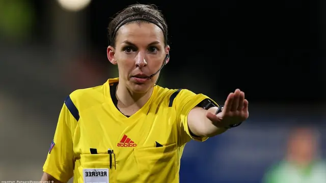 Stephanie Frappart match referee