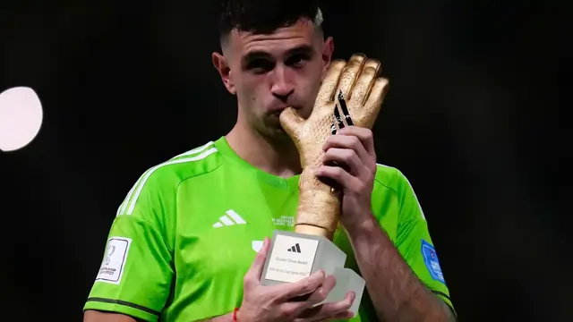 2022 FIFA World Cup Golden Glove Winner